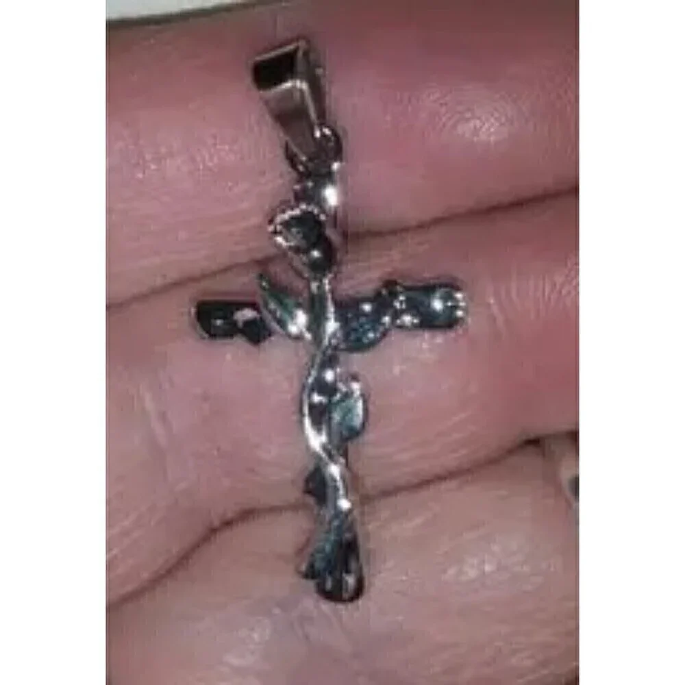 NWT - Cross Pendant with Silver Rose and Silver Toned 20